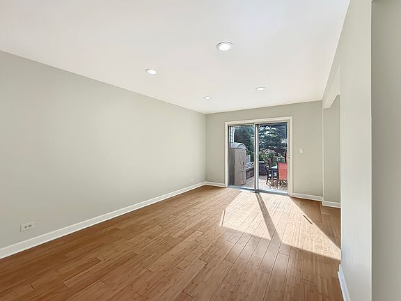 2nd image of 647 Darien Ct