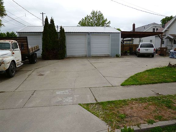 3rd image of 2436 N Normandie St