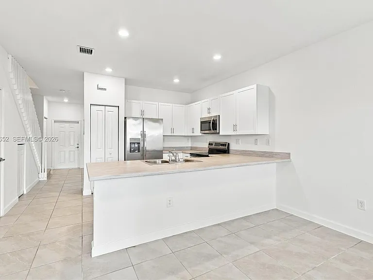 10018 SW 228th Ter — Photo 7
