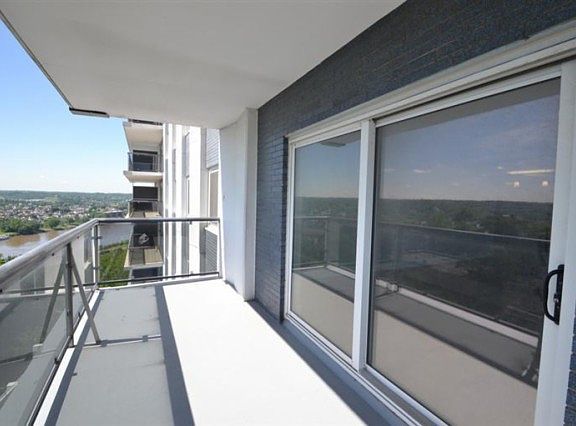 5th image of 2200 Victory Pkwy APT 2201