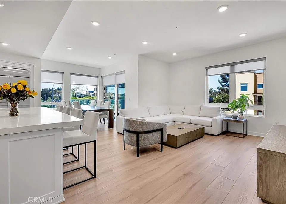 1201 Rivington