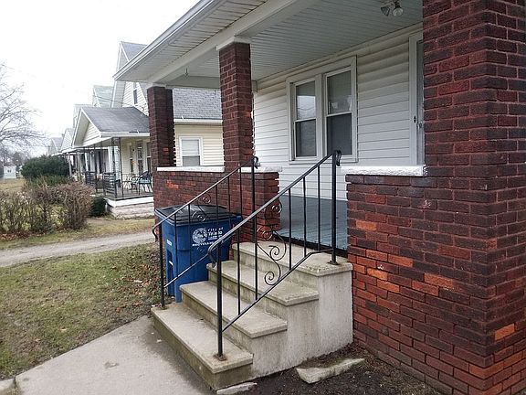 4th image of 610 E Streicher St