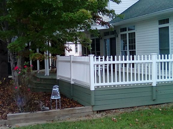 3rd image of 185 Lake Dr