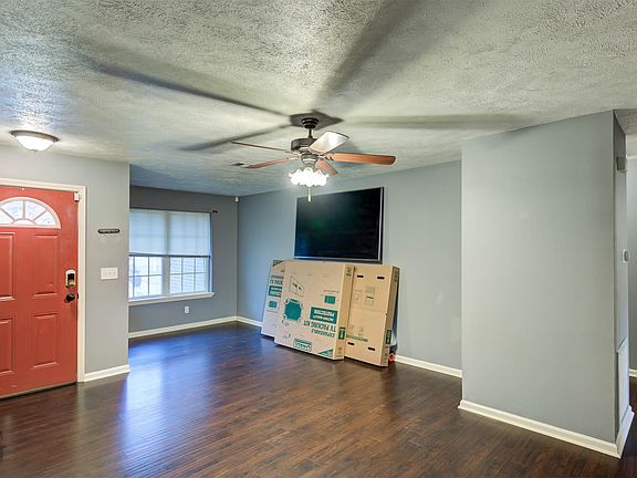 4th image of 455 Kennie Rd