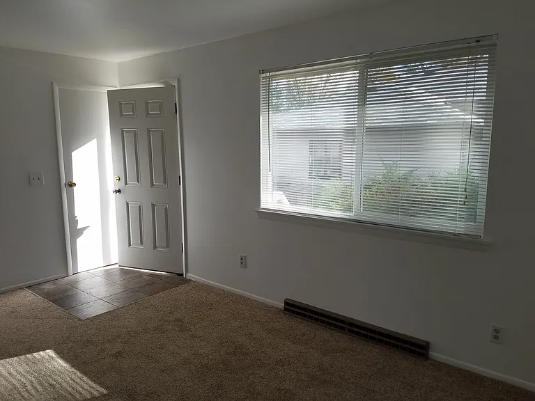 502 S Longmont Ave #A — Photo 3