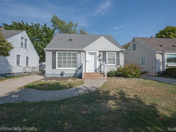 1861 Haynes St, Birmingham, MI 48009
