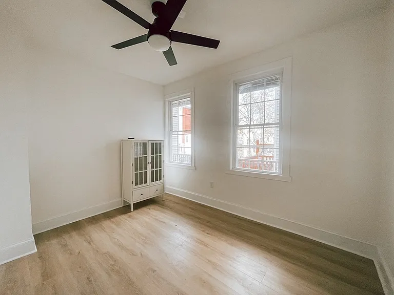 470 E 7th St #4 — Photo 12