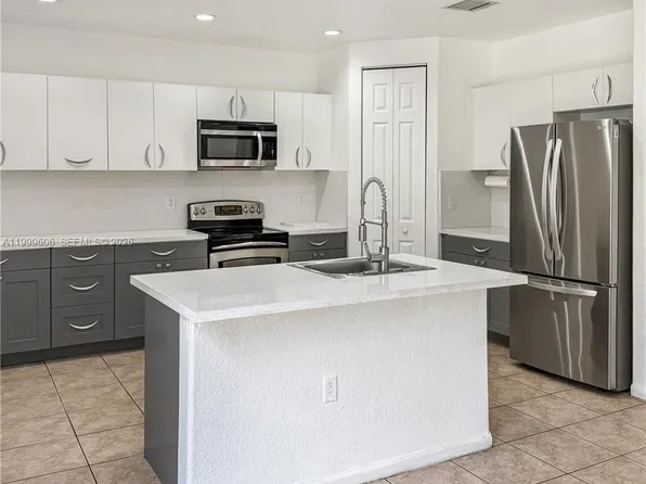 (undisclosed Address), Hollywood, FL 33025