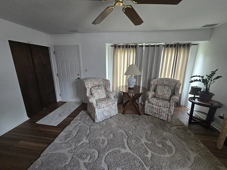 26084 Tawas St — Photo 4