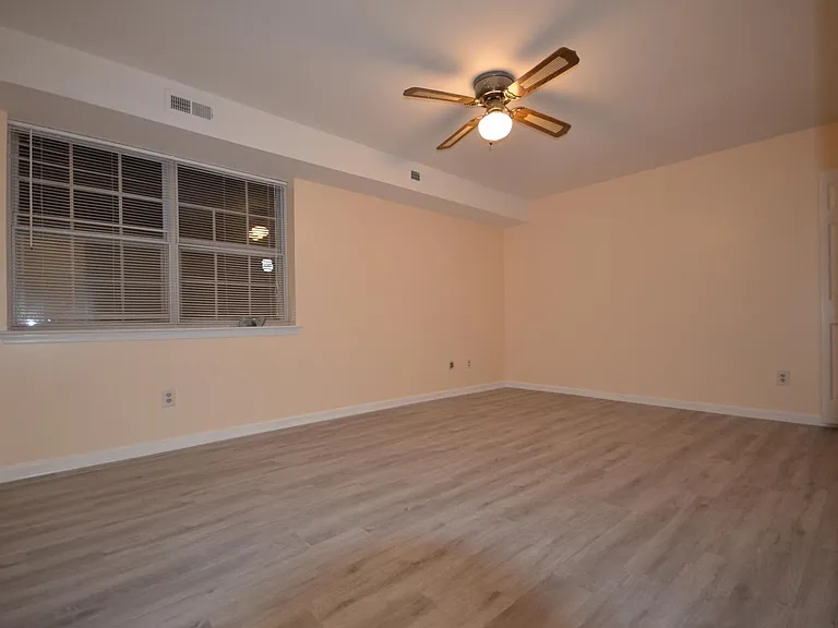4085 Weeping Willow Ct — Photo 18