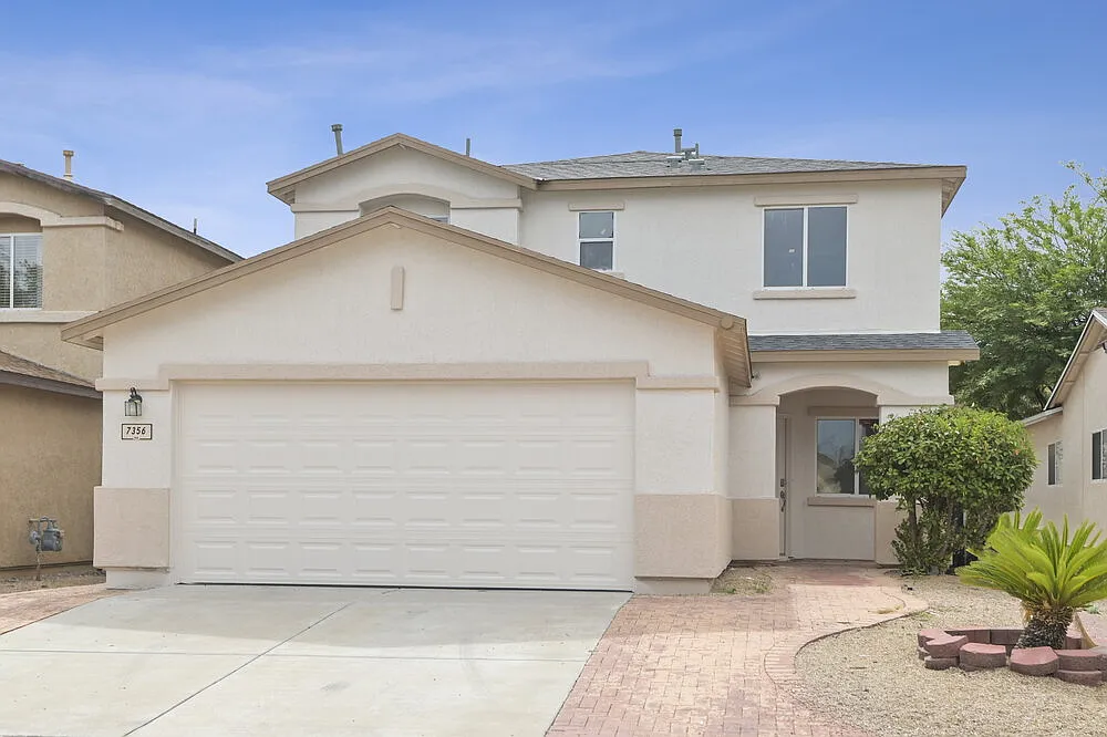 4 bed, 3.0 bath, 2530 sqft, $2,120 — Photo 1