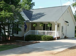548 Garrett St, Fountain Inn, SC 29644