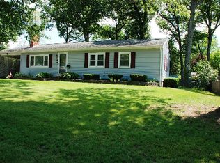 9 Winding Ln, Enfield, CT 06082