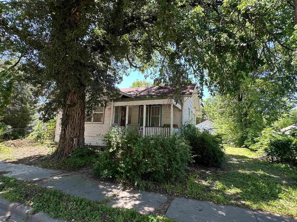 444 Baker St, Salina, KS 67401