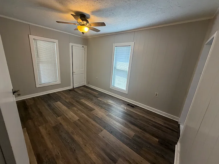 120 E Boone St — Photo 11