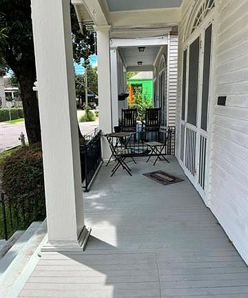 4th image of 406 Hillary St