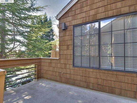 3rd image of 445 Pine Ridge Dr