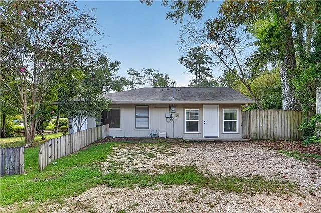 4 bed, 2.0 bath, 2242 sqft, $2,000 — Photo 3