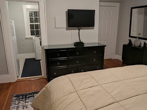 4th image of 32 Market St #8