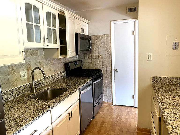 5113 Crossfield Ct #11 — Photo 4
