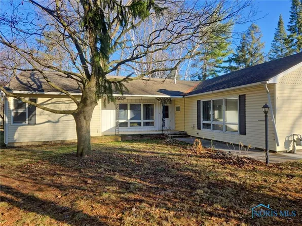 616 Hart Ave, Fostoria, OH 44830