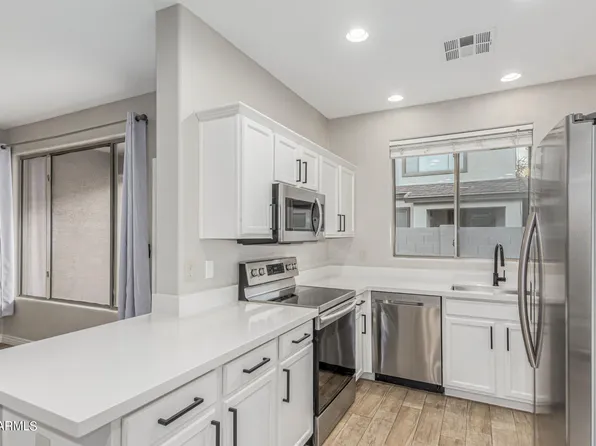 1049 E JULIAN Drive, Gilbert, AZ 85295
