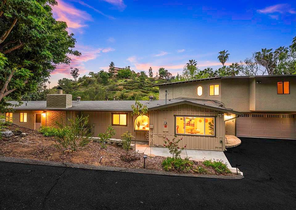 1st image of 4344 Calavo Dr
