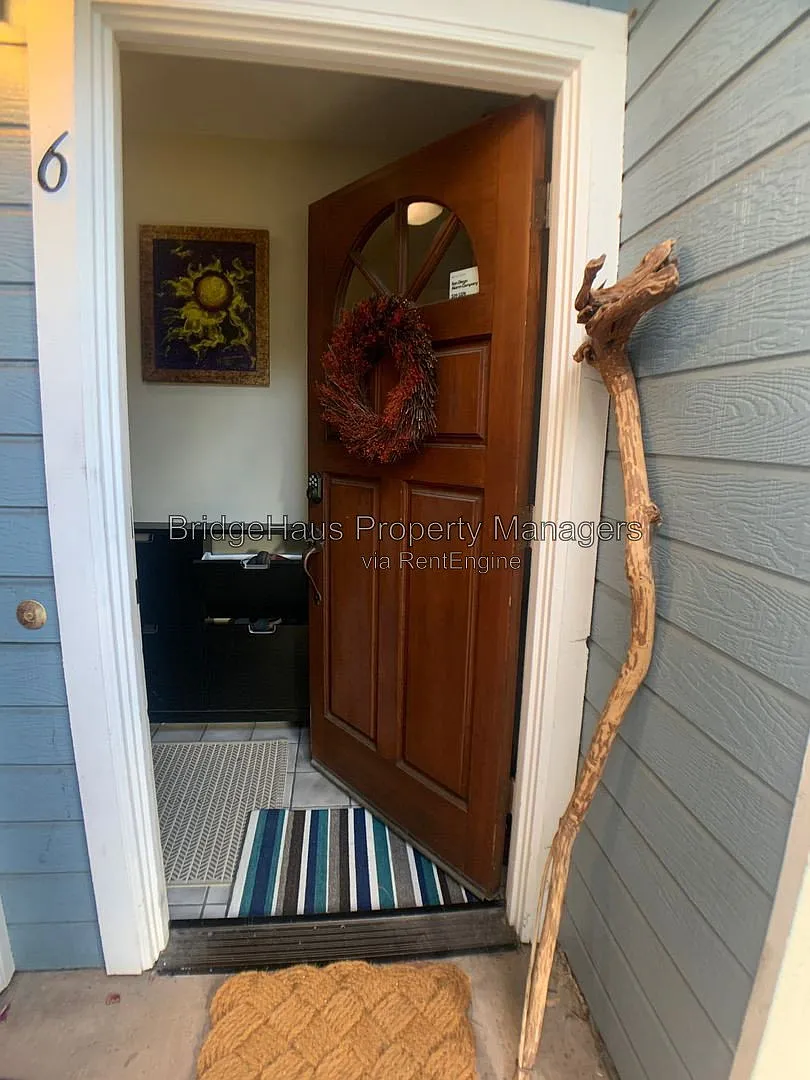 2 bed, 2.0 bath, 832 sqft, $3,300 — Photo 4