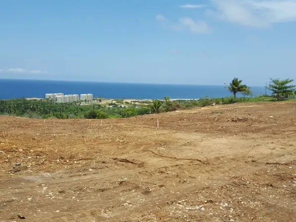 Calle R Banuchi Bo Pueblo Sector Marina, Isabela, PR 00662