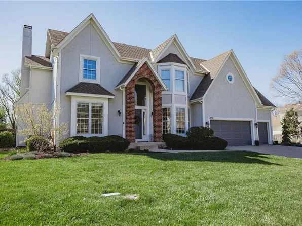 12104 Haskins St, Overland Park, KS 66213