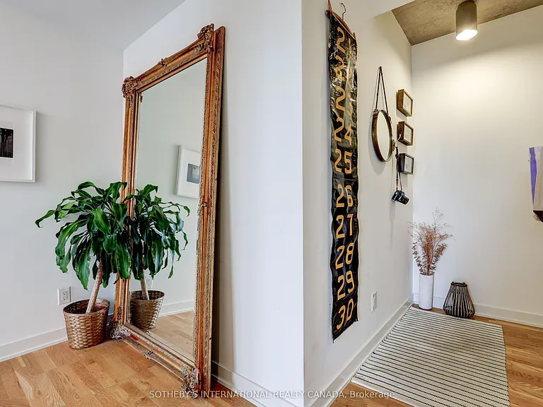 8 Dovercourt Rd #701 — Photo 3
