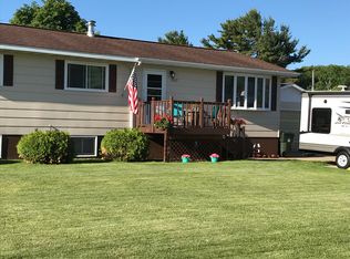 2117 22nd Ave S, Escanaba, MI 49829
