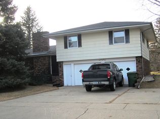 1635 Riverview Dr, Huron, SD 57350