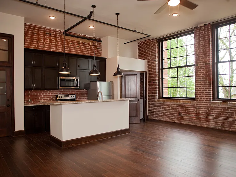 501 W Central St — Photo 16