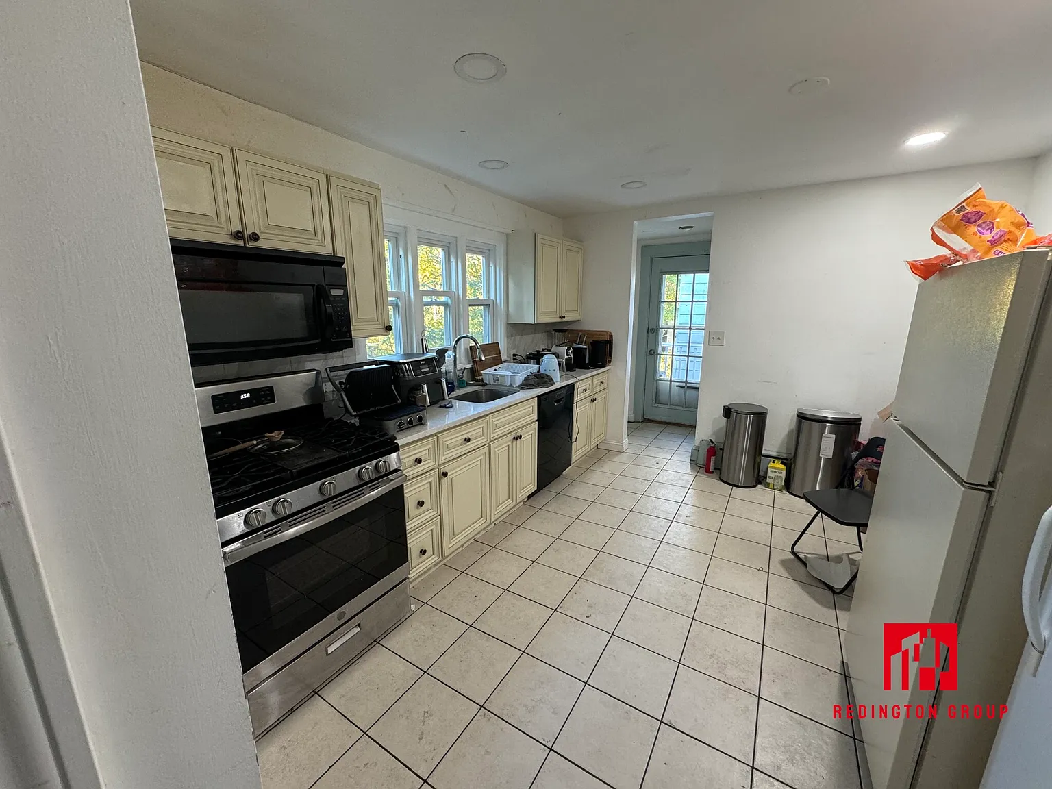7 bed, 3.0 bath, $8,500 — Photo 1