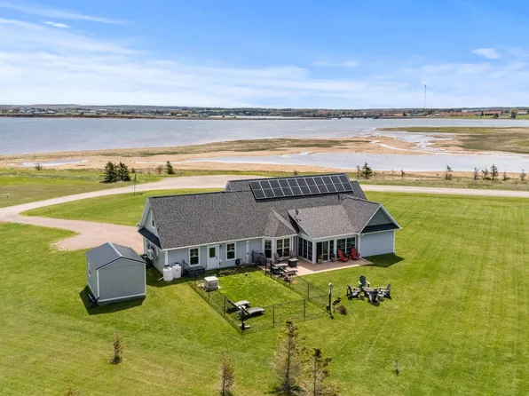 61 Seaside Dr, Saint David's Parish, PE C0B 1M0