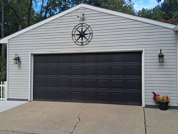 2nd image of 612 Sunrise Park St