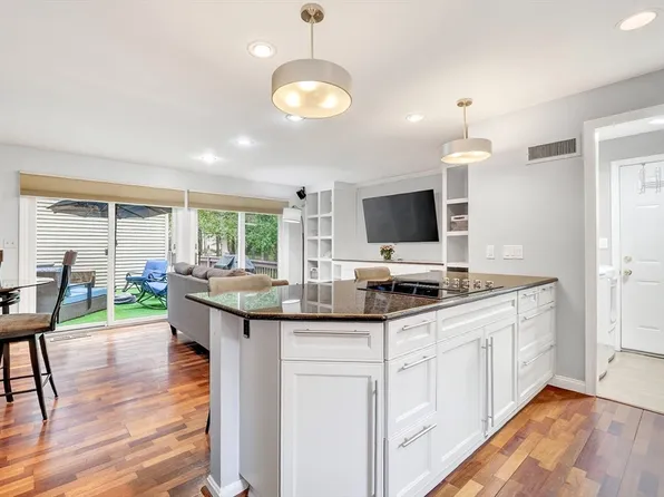 2 Daybreak #2, Wayland, MA 01778