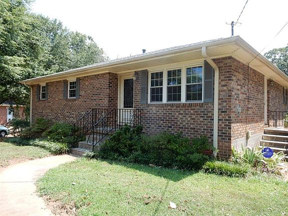 2nd image of 3401 Emerson Dr