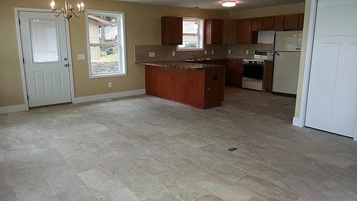 5th image of 16969 Shawano Dr NE