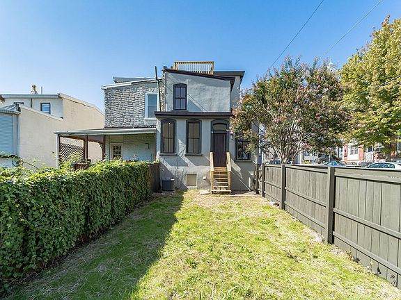 5th image of 277 Hermitage St