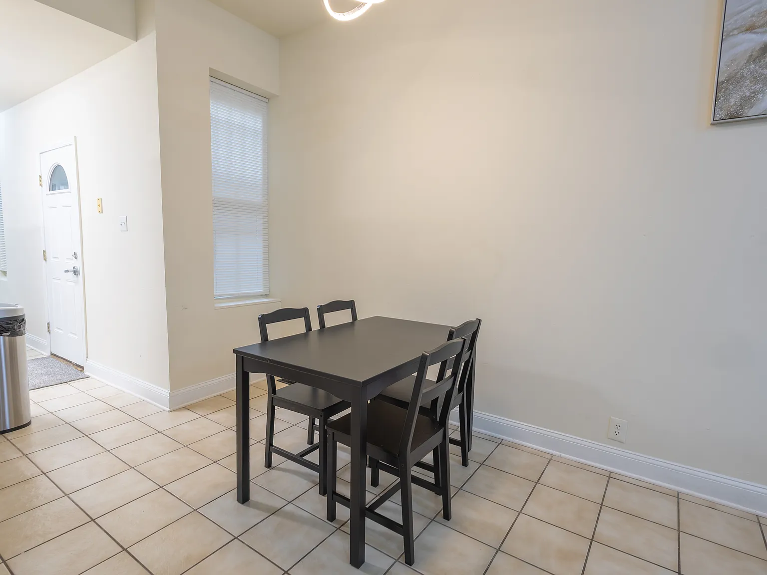 7 bed, 1900 sqft, $950 — Photo 4