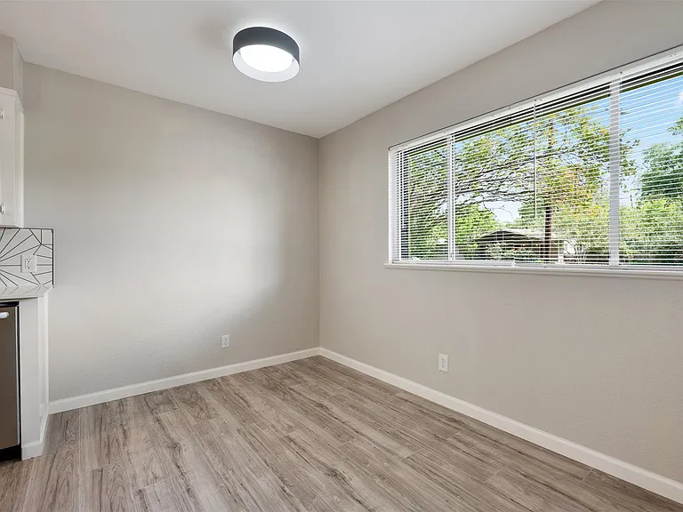 1513 Braes Ridge Dr #B — Photo 9