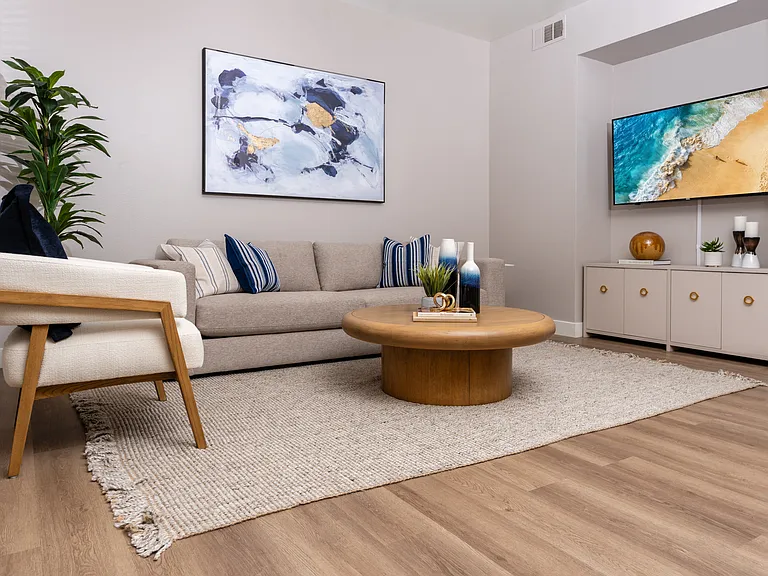 Alicante Apartments — Photo 25