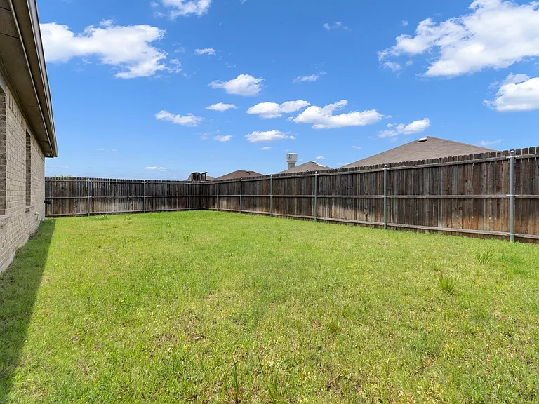2415 Anton Dr — Photo 22