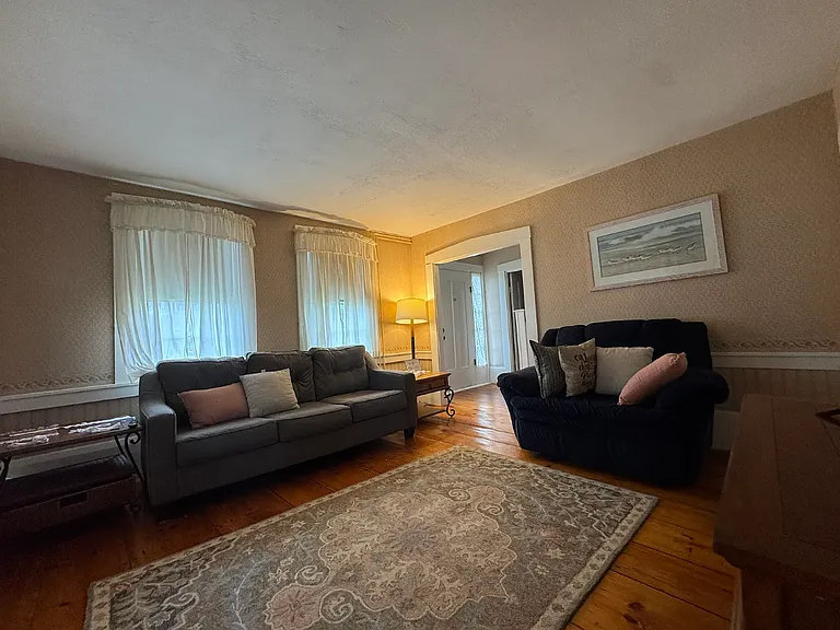 2224 Post Rd — Photo 7