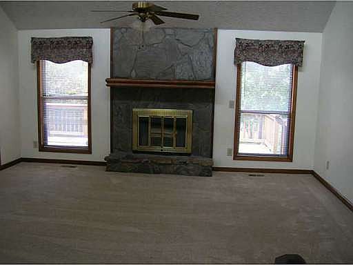 3rd image of 2503 Kerry Ct NE