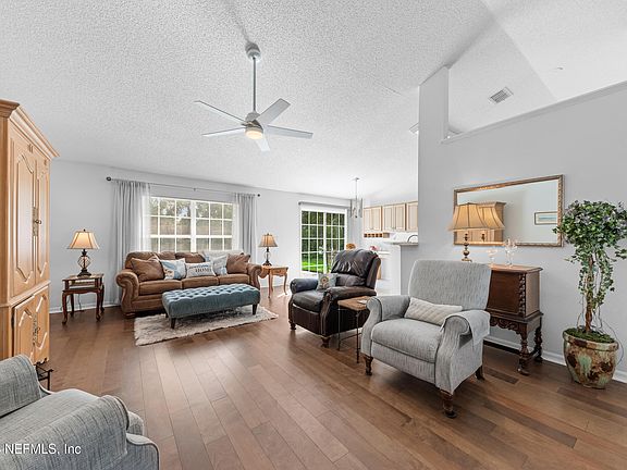 4th image of 13042 VIBURNUM Drive N