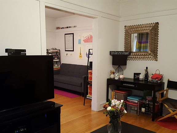 4th image of 1450 W Cornelia Ave #1