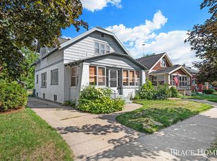 1054 Patton Ave NW, Grand Rapids, MI